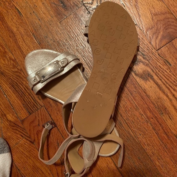 𝅺MARC by Marc Jacobs plaque belt sandals- Size 6.5 - Picture 8 of 8